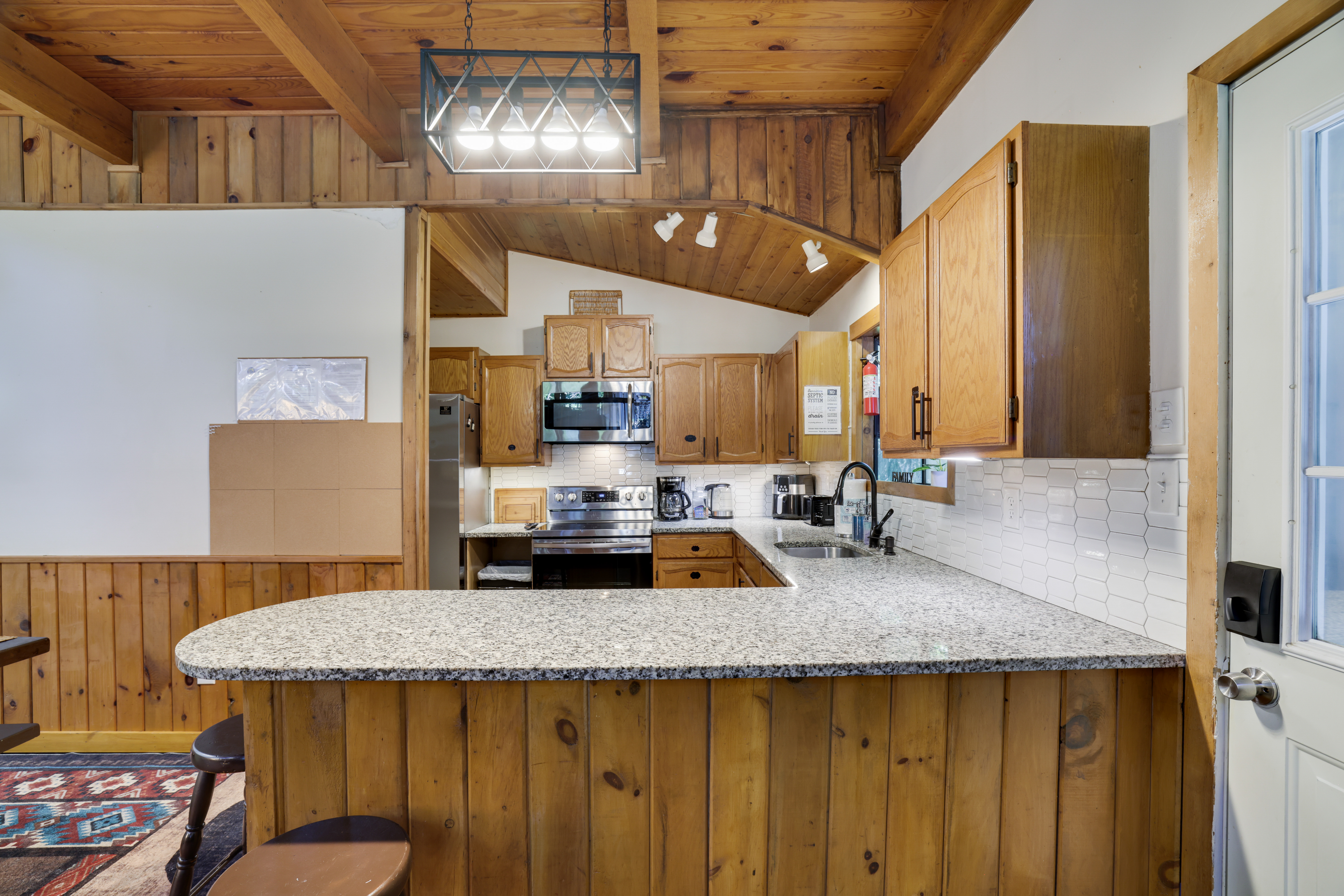Full kitchen